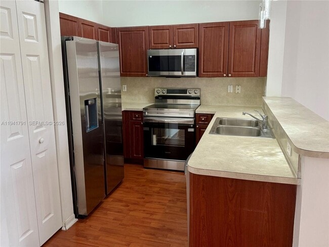 Foto del edificio - 2311 SE 24th Ct