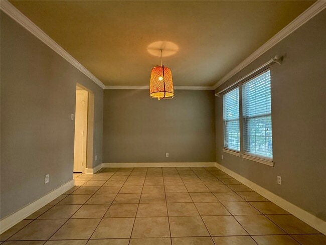 Building Photo - 9910 Farrell Dr