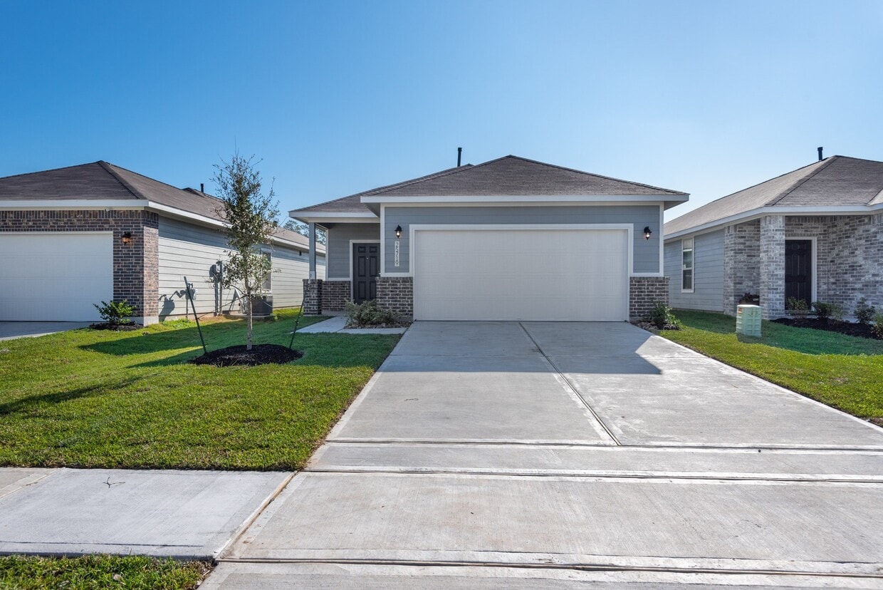 Primary Photo - 25719 Northpark Palm Dr