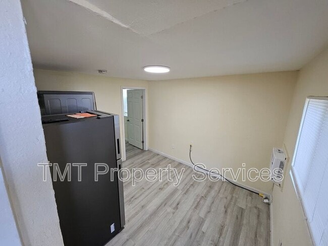 Foto del edificio - 1647 E 6th St