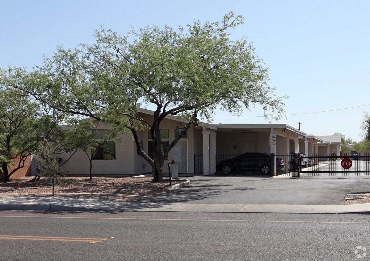 Primary Photo - 3716-3722 N Mountain Ave