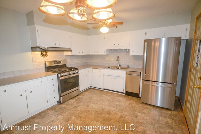 Foto del edificio - 2 br, 1 bath House - 5401 N Newcastle Ave ...