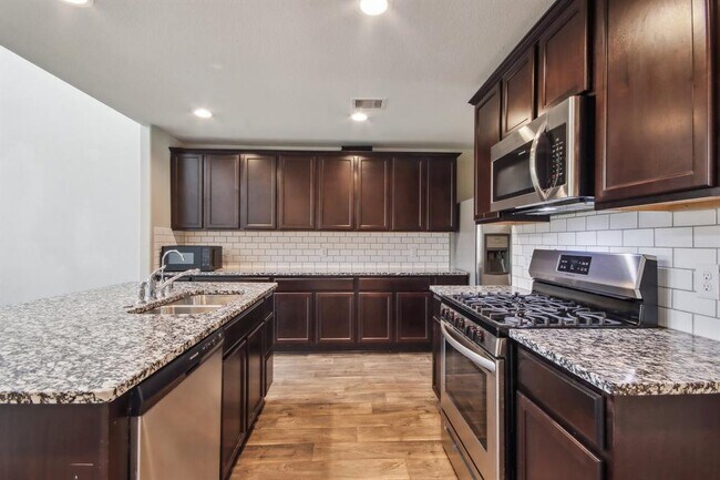 Foto del edificio - 8414 Aster Gln Wy