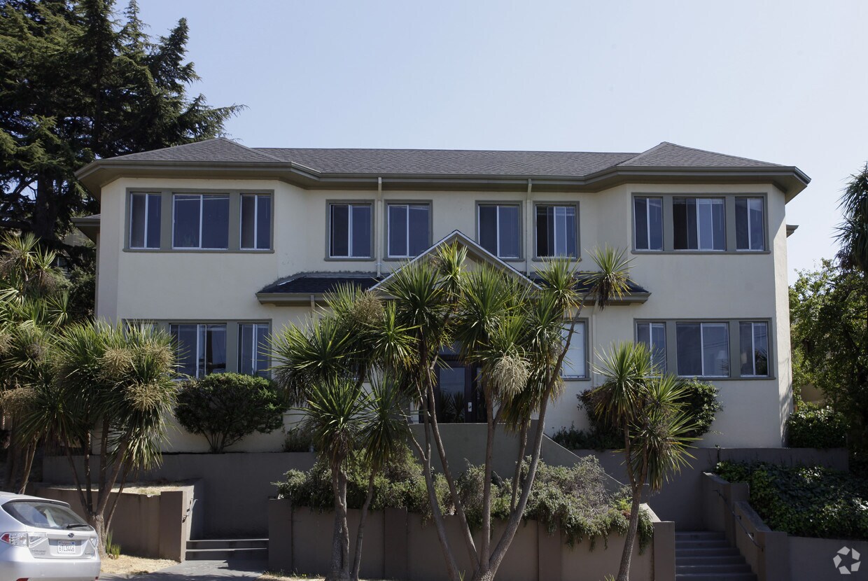 Primary Photo - 3750 Park Boulevard Way