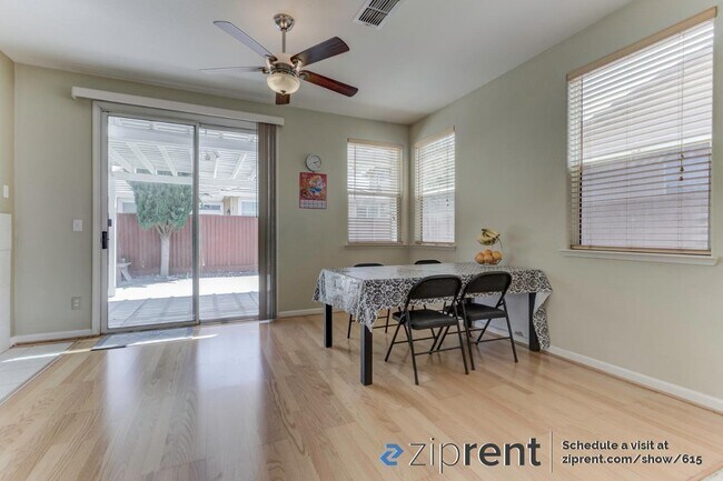 Foto del edificio - 2364 Clemente Ln