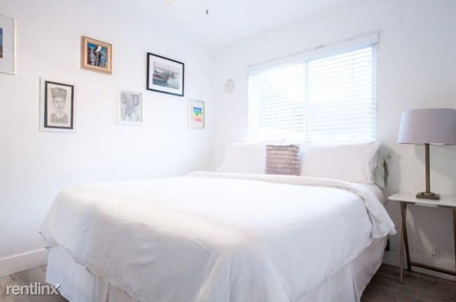 Building Photo - 717 Indiana Ct