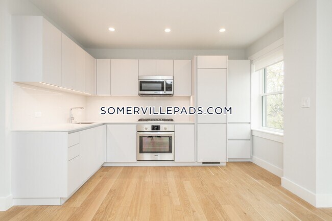 Building Photo - 125 Highland Ave