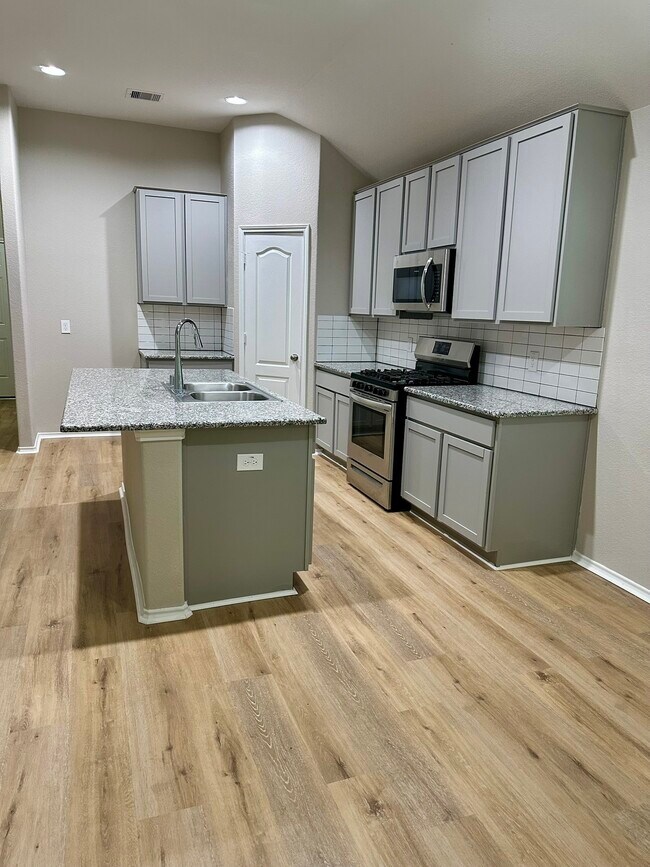 Foto del edificio - 3426 Hughes Mdw Wy