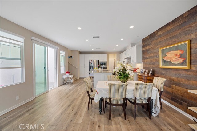 Building Photo - 134 Modjeska