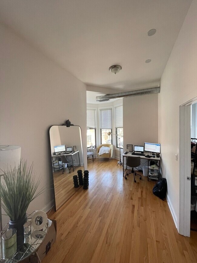 Foto del edificio - 2559 W North Ave