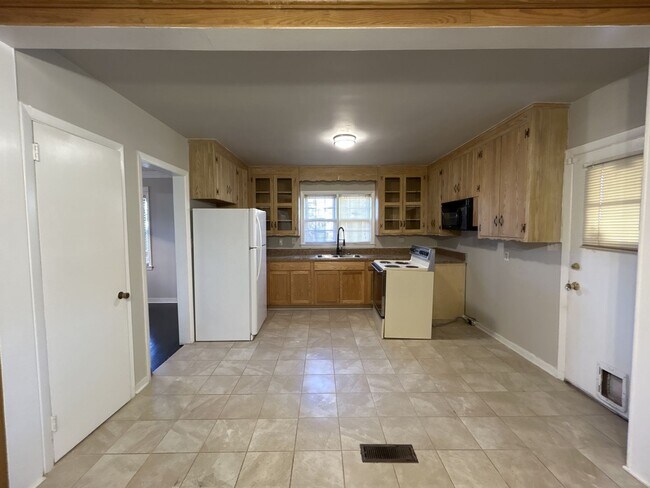 Foto del edificio - 3801 Haverhill Dr