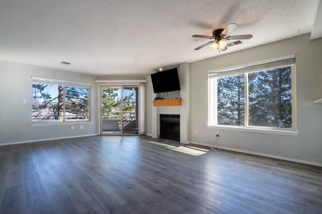 Building Photo - Beautiful Condo on Iguana – Now Available for Rent