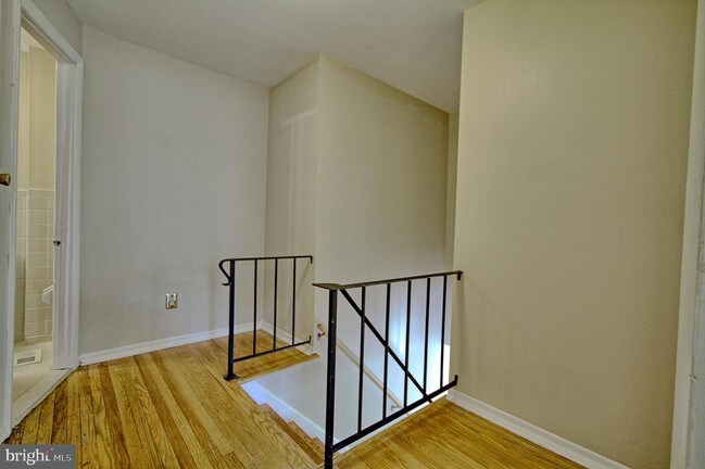 Foto del edificio - 605 W Market St