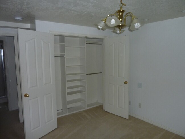 Building Photo - 8627 S Cima Dr