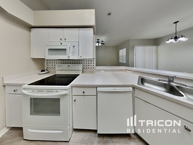 Building Photo - 1810 Cattleman Drive Brandon FL