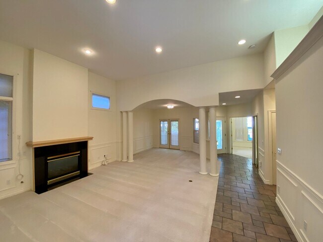 Building Photo - 8616 Blue Grouse Way