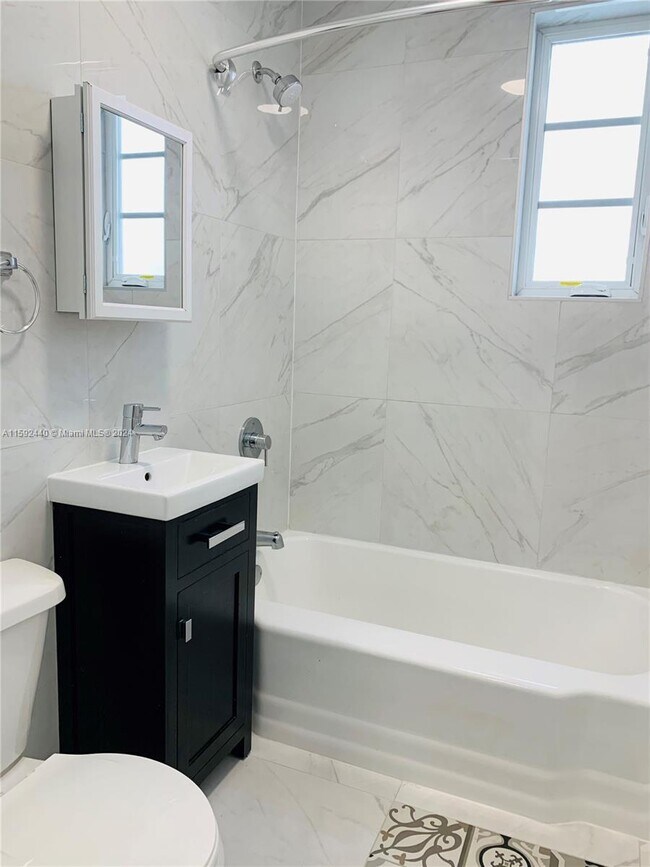 Foto del edificio - 831 16th St