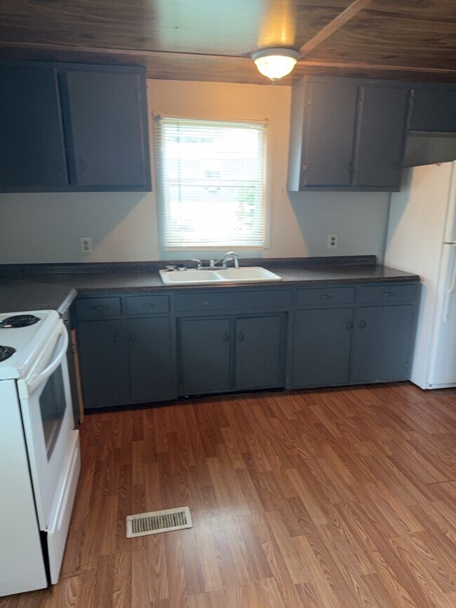 Foto del edificio - 261 Scott Ln