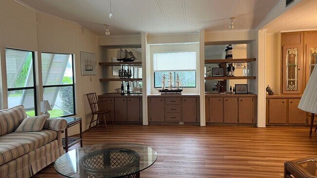 Foto del edificio - Large 2 Bedroom/2 Bath PALM HARBOR Manufactured Home in Cambridge 55+ Community In Hobe Sound Flo...