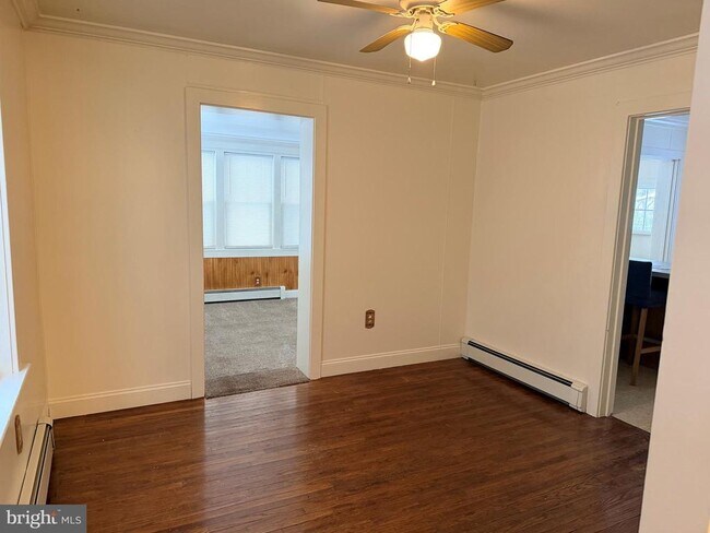 Foto del edificio - 604 S Main St