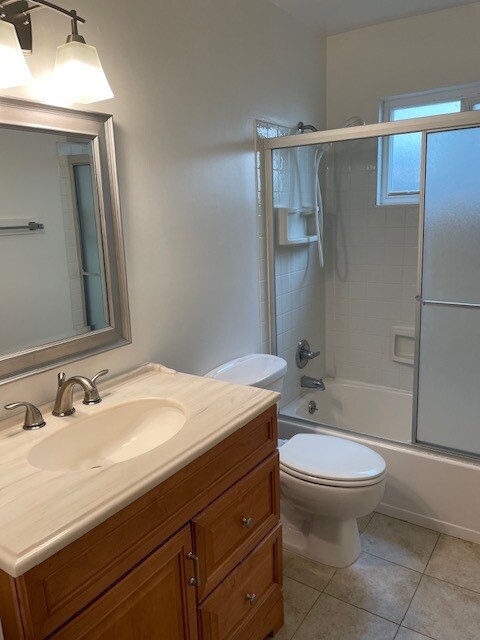 Bathrooms neat and clean - 53 Kuhl Ct