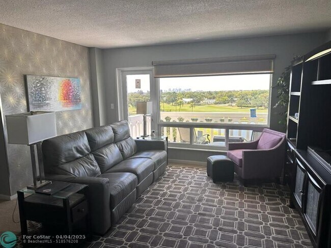 Foto del edificio - 2500 NE 48th Ln