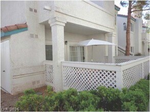 Building Photo - 348 Seine Way