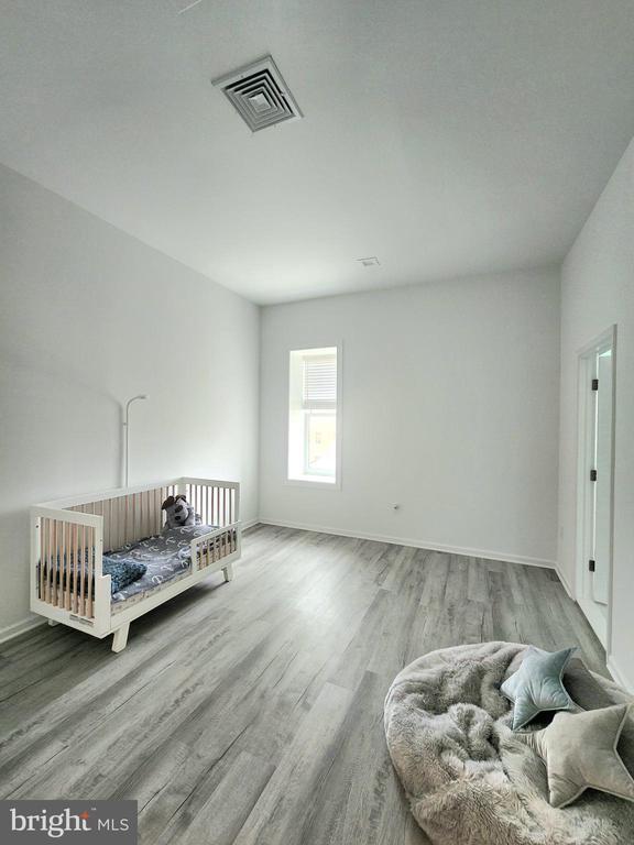 Building Photo - 106 S State St