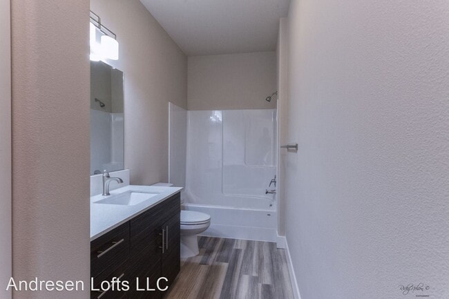 Building Photo - 6909 NE 63rd St