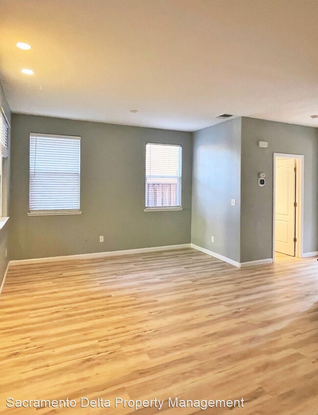 Foto del edificio - 3 br, 2.5 bath House - 10 Amagansett Place