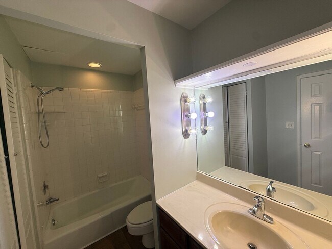 Foto del edificio - 3475 Pimlico Pkwy