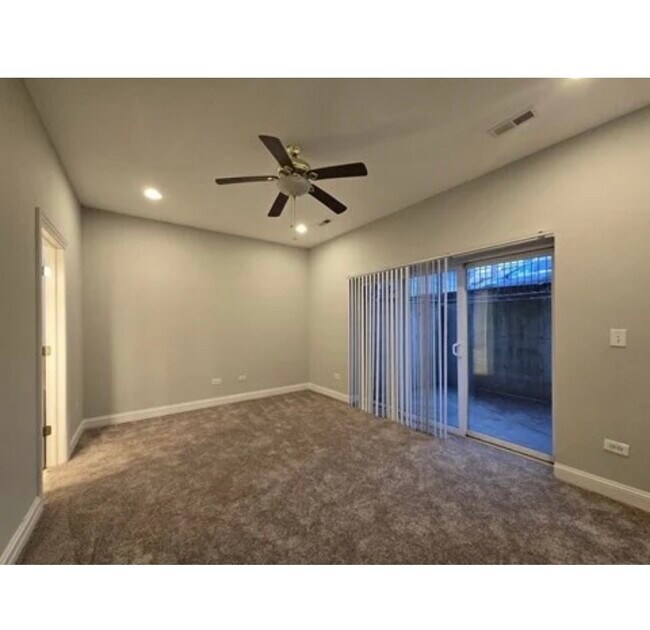 Foto del edificio - 3831 N Kedzie Ave