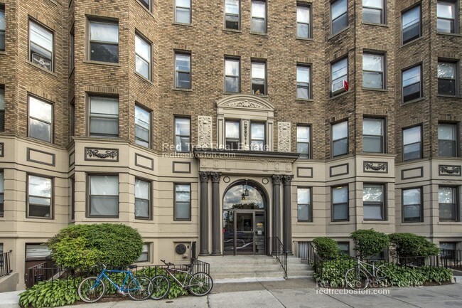 Foto del edificio - 1160 Commonwealth Ave