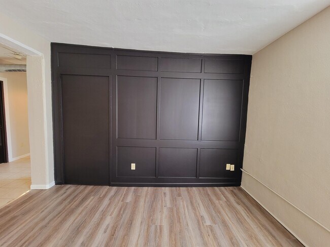 Building Photo - 139 N Mead