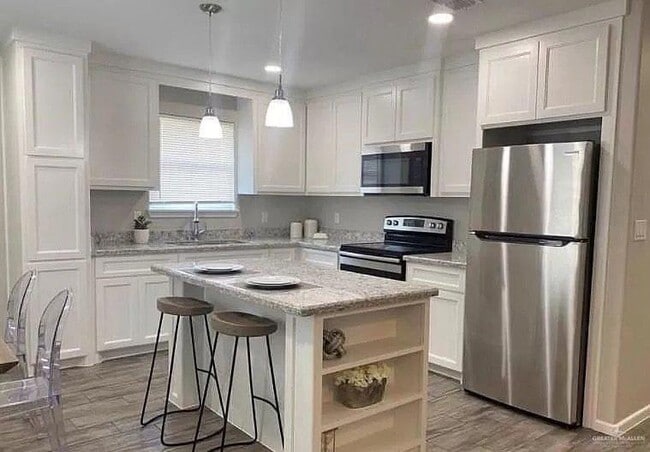 Foto del edificio - 3409 Golden Nugget