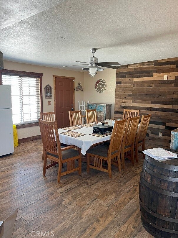 Building Photo - 1555 La Buena Tierra Ave