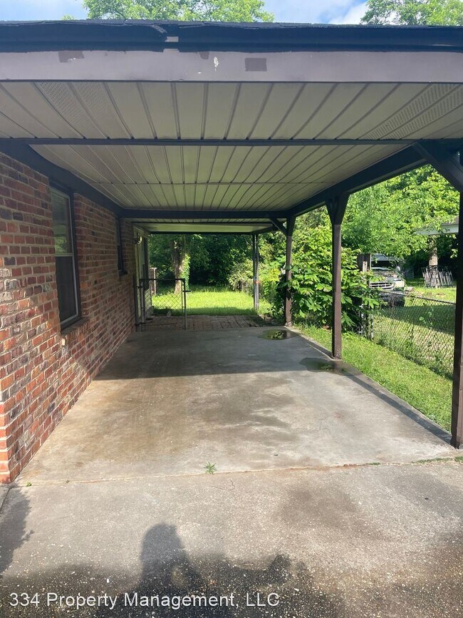 Building Photo - 3 br, 1 bath House - 3145 Willow Lane Drive