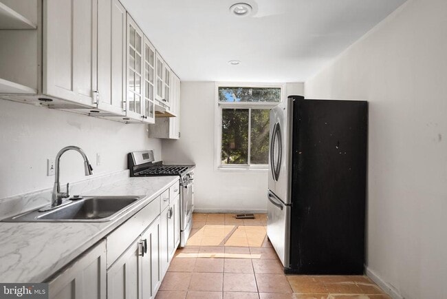 Building Photo - 2696 Seville Cir
