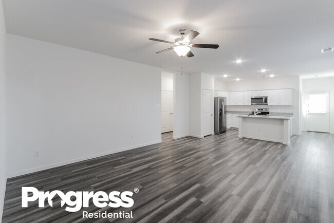 Foto del edificio - 6124 Harrah Ln