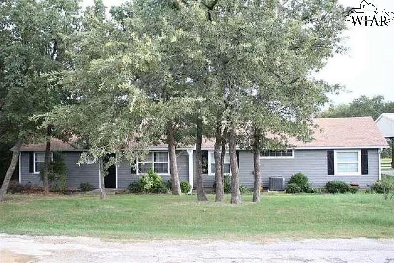Foto principal - 126 Country Club Dr