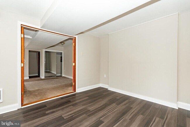 Foto del edificio - 5763 Pemberton St