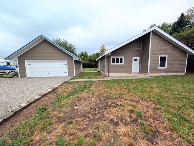 Building Photo - 230 Langstraat Ln