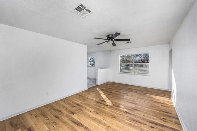 Building Photo - 911 SW 35th St