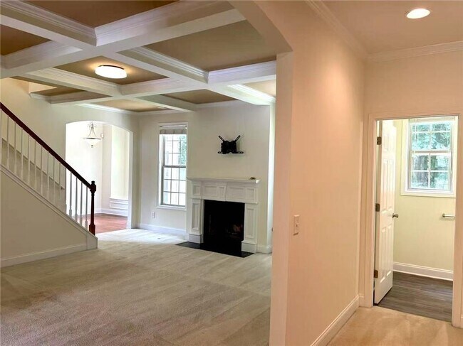Foto del edificio - 468 Commons Park Ln