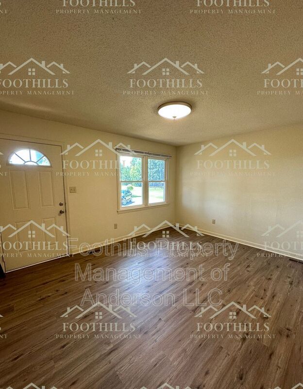 Building Photo - 1727 Refuge Rd