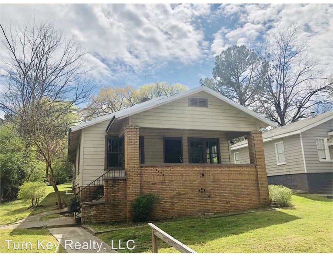 Primary Photo - 3 br, 1 bath House - 501 10th Ave