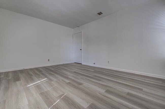 Foto del edificio - 11408 Tedford St