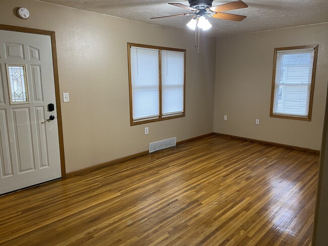 Living Room - 316 6th St SE