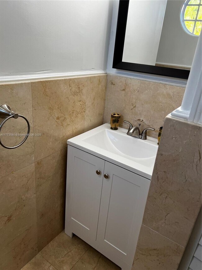 Foto del edificio - 6795 SW 98th St