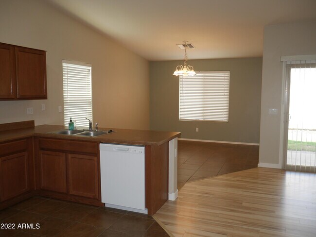 Building Photo - 2190 E Mohave Ln